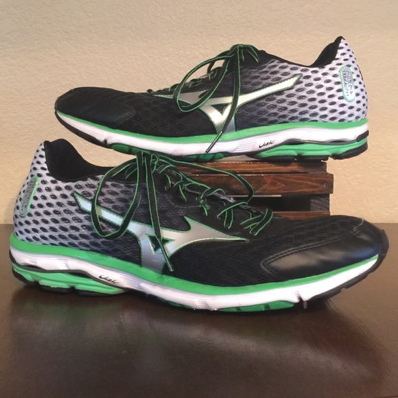 mizuno wave rider size 13